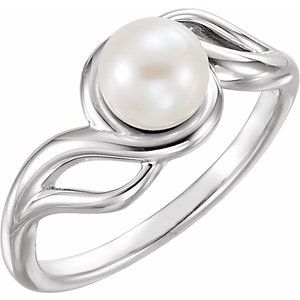 14K White Cultured White Freshwater Pearl Ring