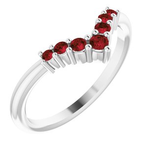 Sterling Silver Mozambique Garnet Graduated "V" Ring - Siddiqui Jewelers
